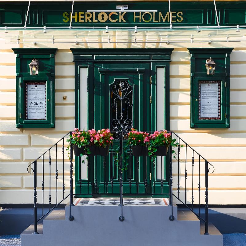 Sherlock Holmes Boutique Hotel Лвив Екстериор снимка